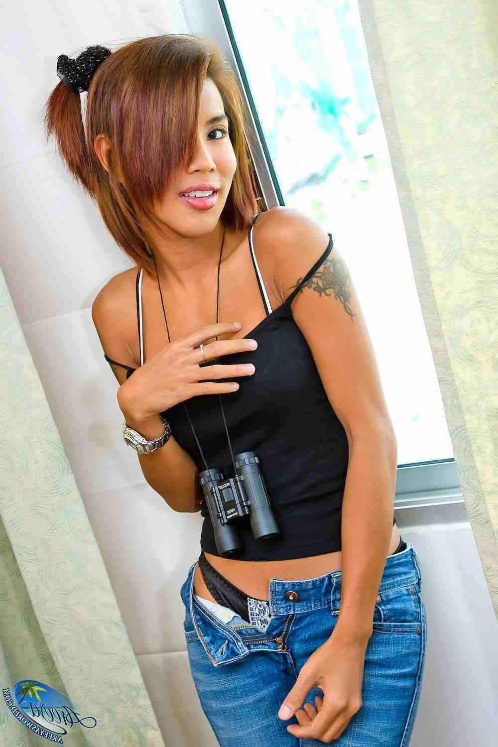 16P Areeya getting horny spying on her neighbors