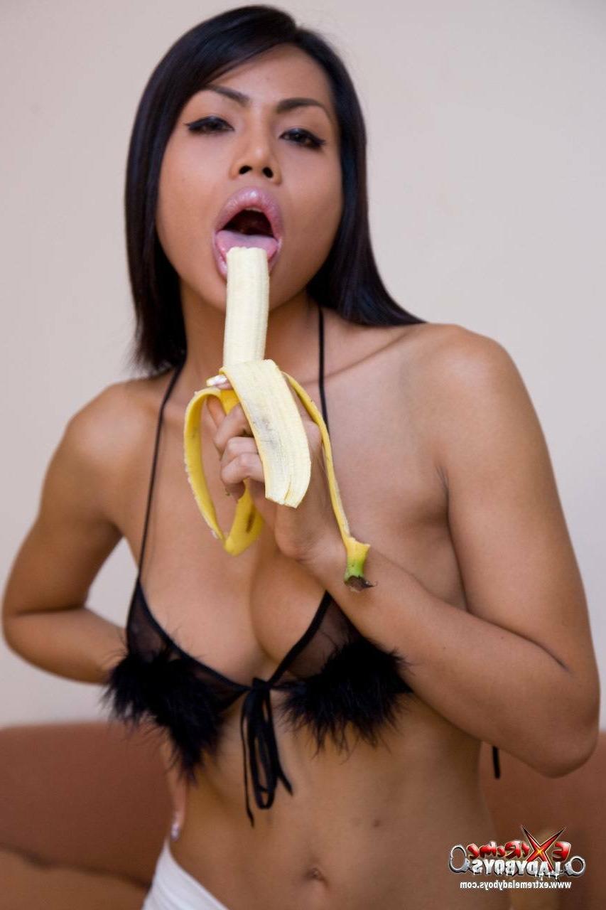 16P Sexy ladyboy getting her dick sucked and fucking her man