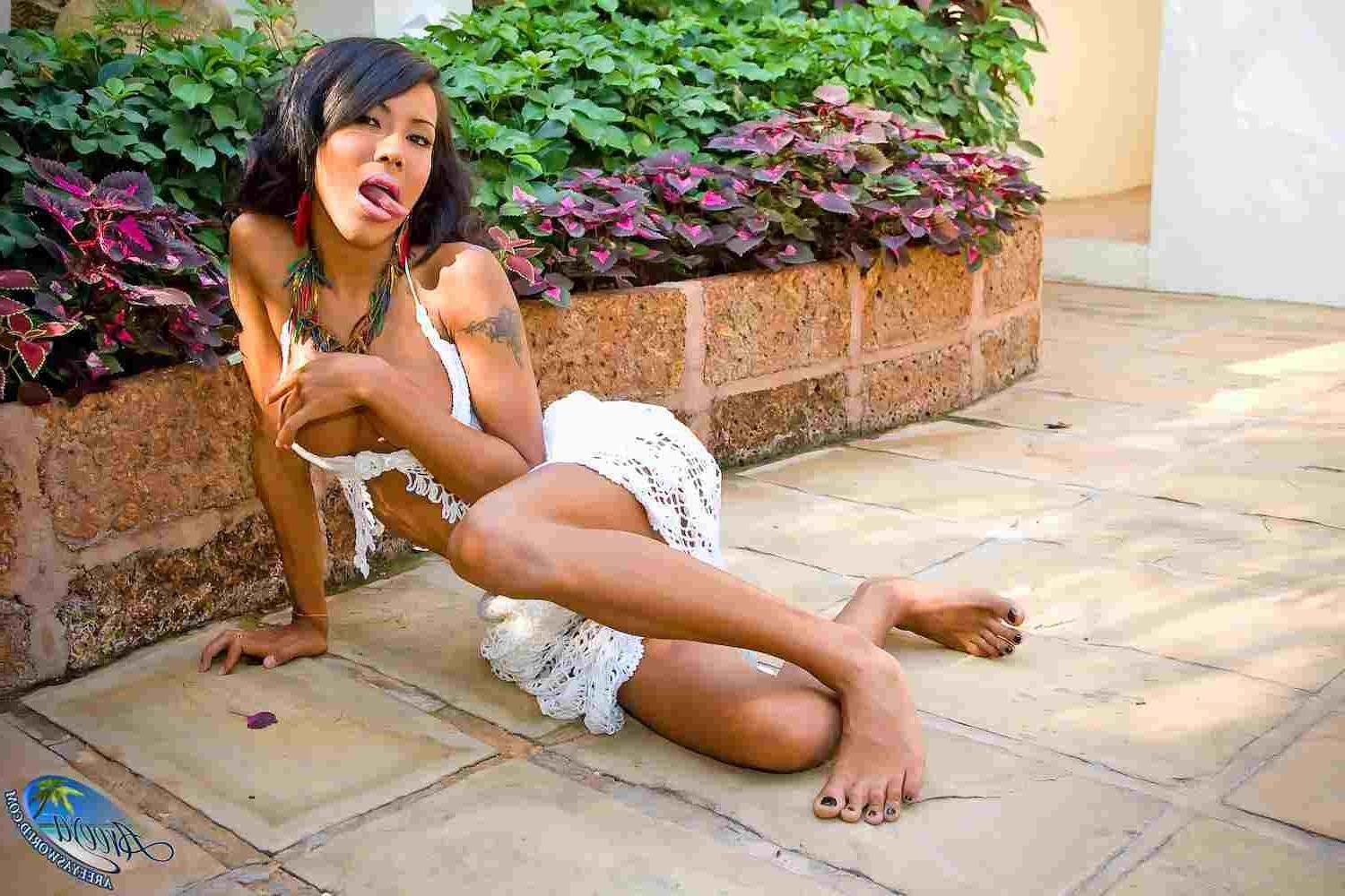 16P Sexy shemale teasing you