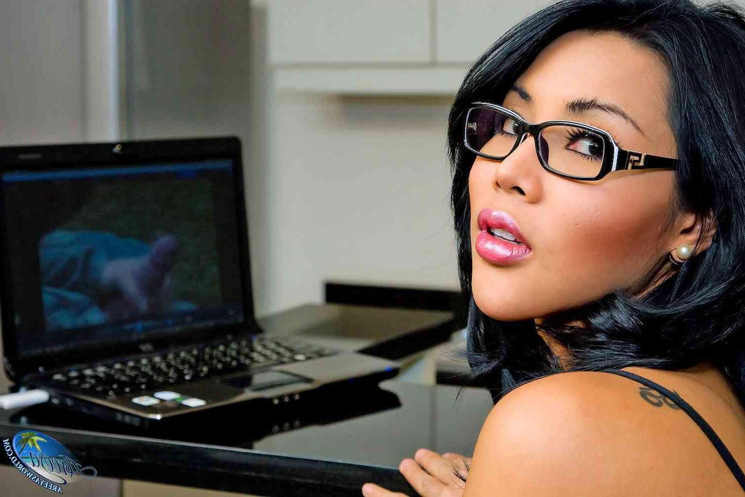 16P Areeya as a slutty office girl