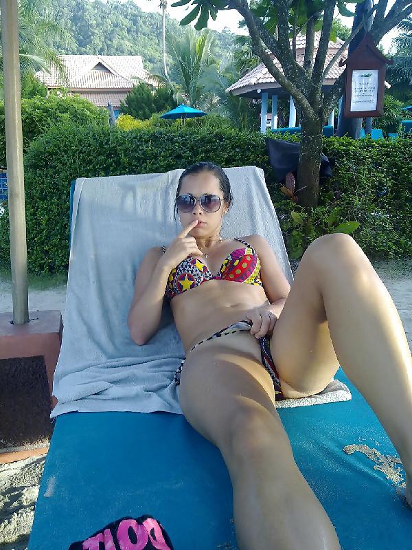 11P Petite Brunette on Vacation