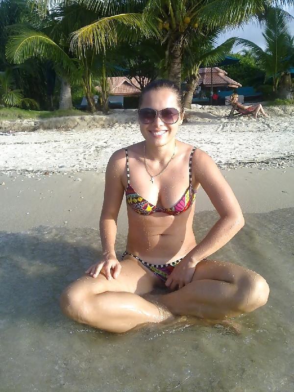 11P Petite Brunette on Vacation
