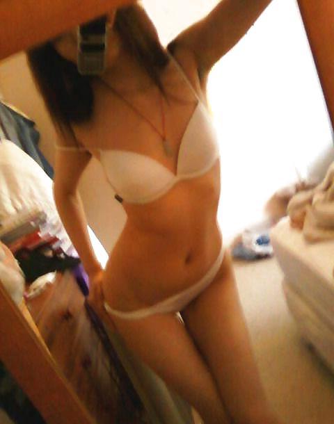 25P Non Nude