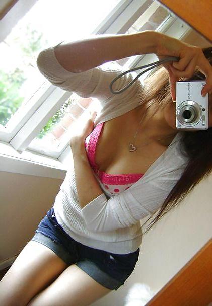 25P Non Nude