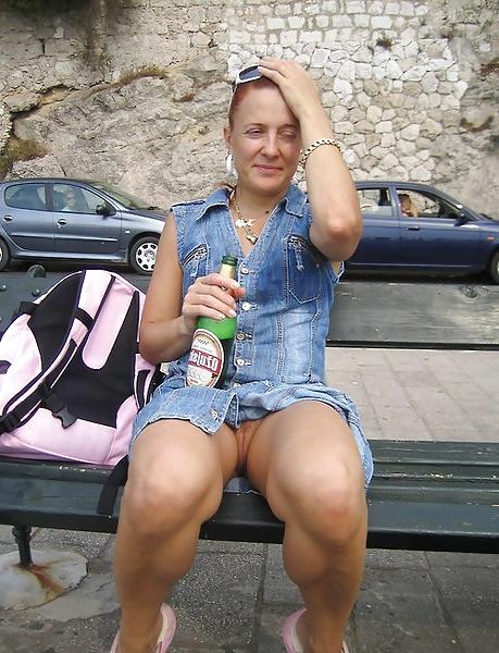 25P Mature Upskirt - 8