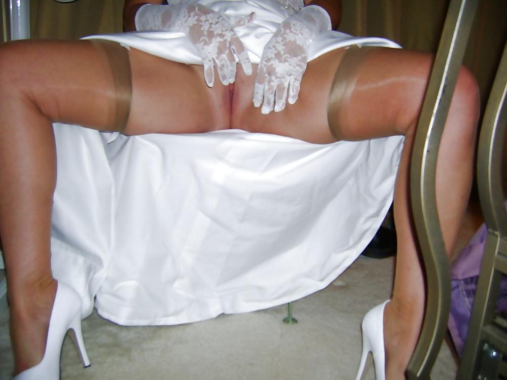 25P Mature Upskirt - 8