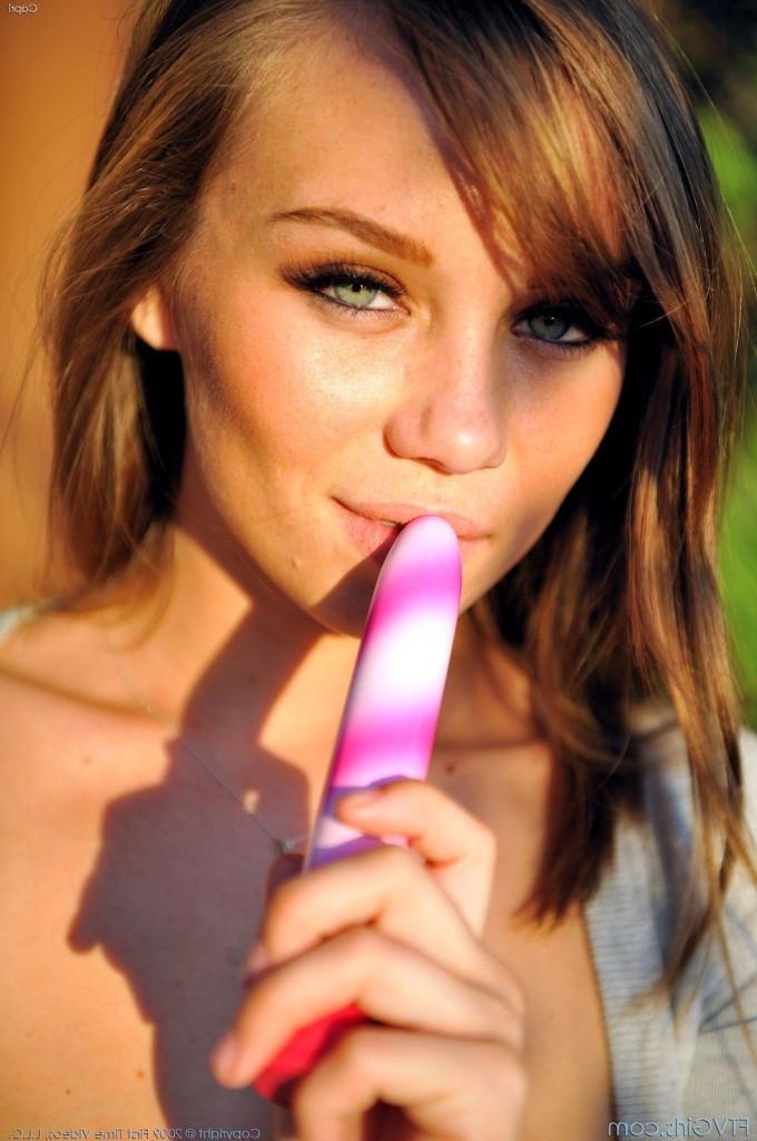 16P Angelic blonde babe with hot tits toying her pink clit to climax