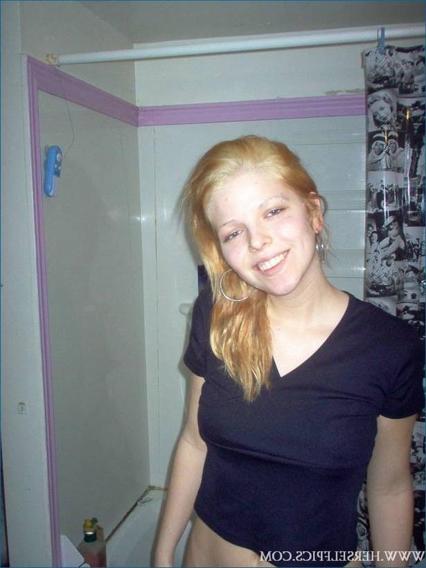 15P Teen masturbates while watching porn on her bed