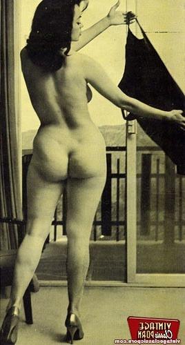 12P Hairy vintage voluptuous ladies posing in sexy stockings