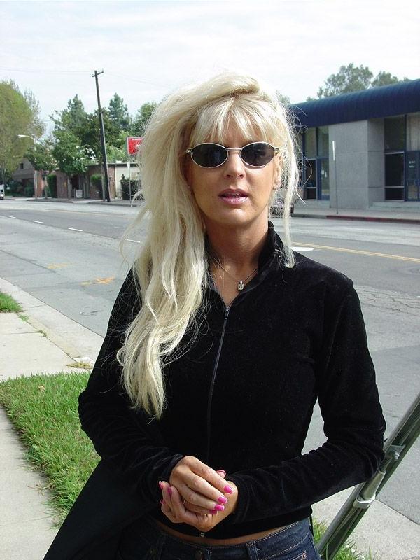 16P Big titted blonde milf in threesome action