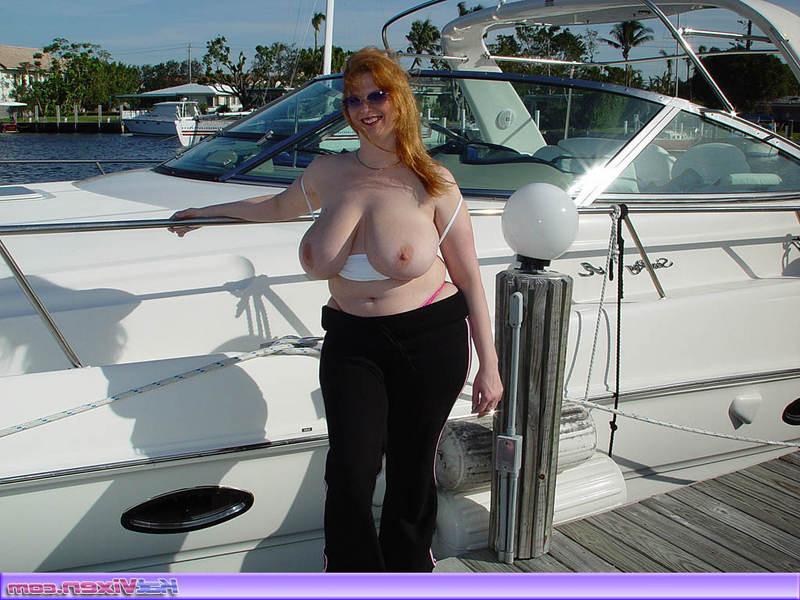 16P Kat Vixen flashing her huge boobs and shaved pussy