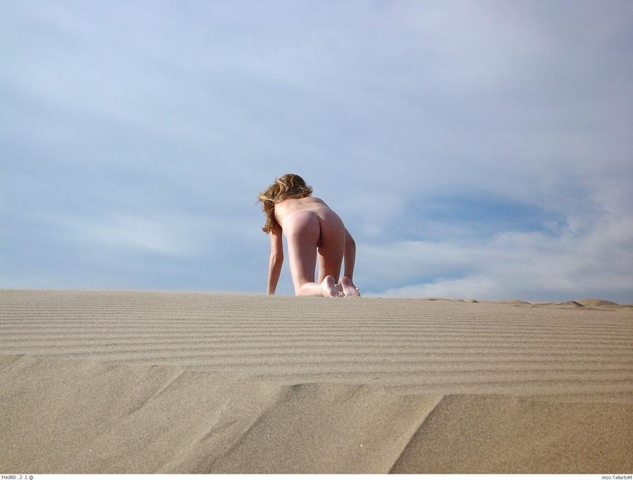 12P Puffy nipples of small tittied girl in dunes