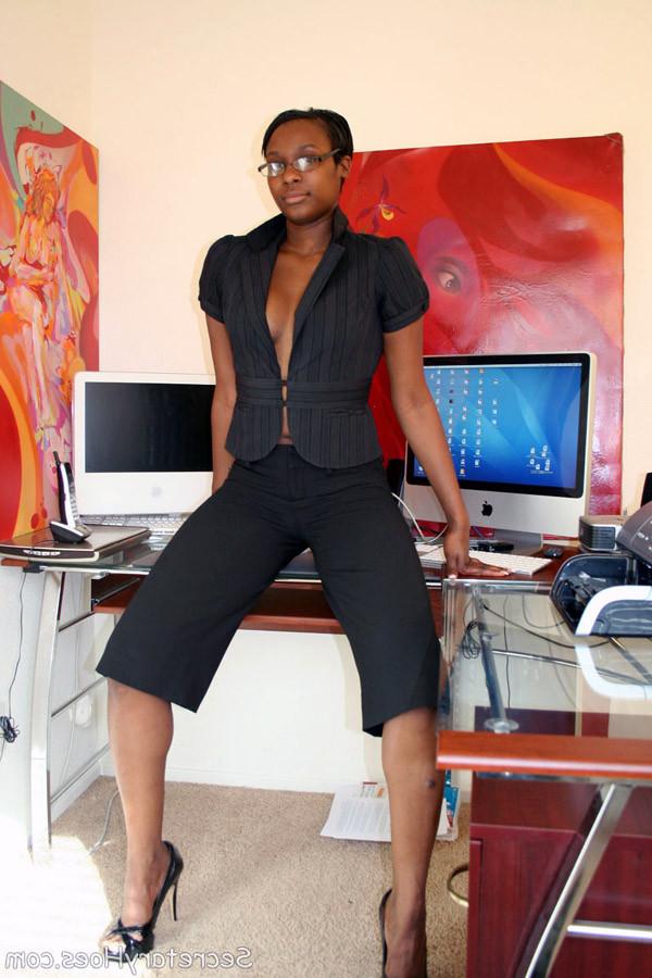 15P Naughty black girl amateur secretary