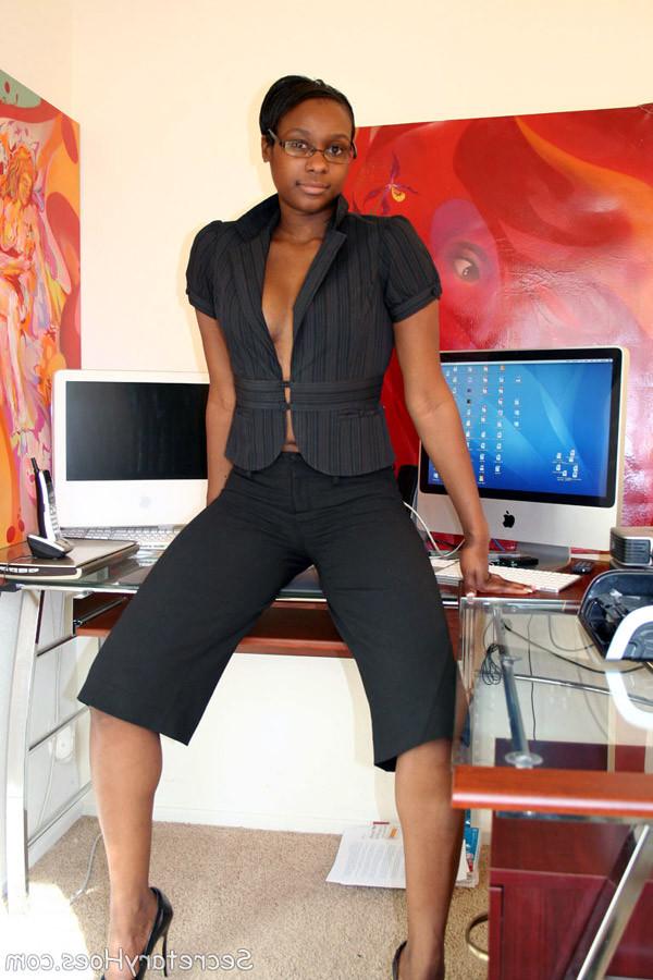 15P Naughty black girl amateur secretary