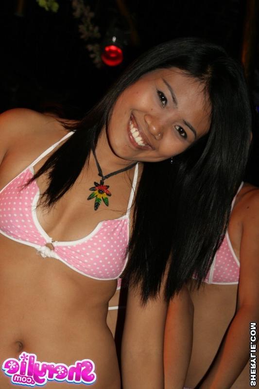 15P Naked Filipino Sherylie have fun with friends