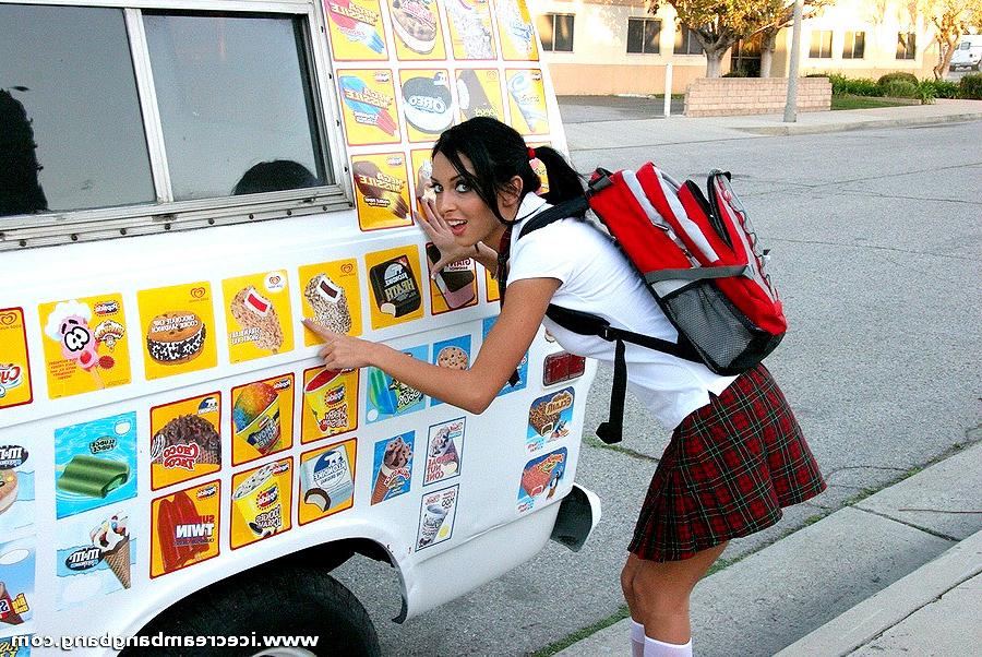 20P Sweet tooth coed loves to fuck inside ice cream van