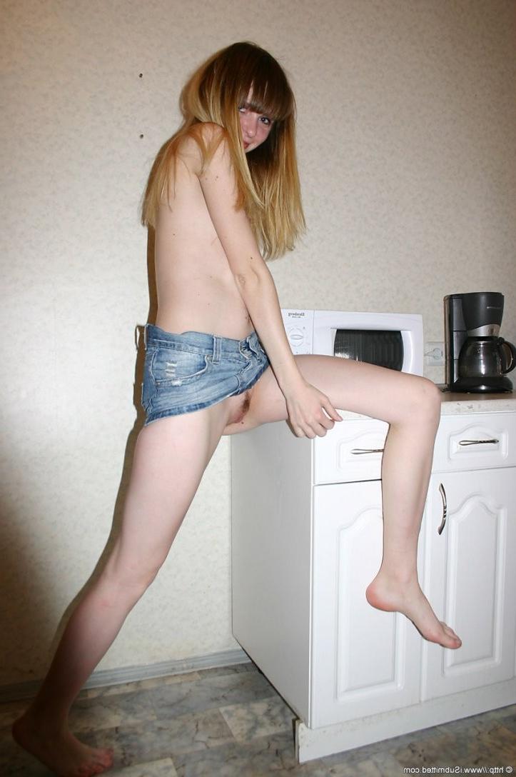 15P blonde amateur honey upskirt flashing tight poon