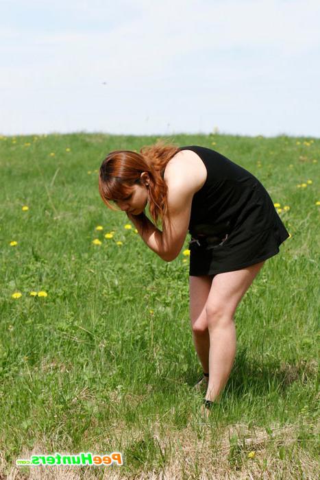 16P Hot teeny pissing down from the slope of the hill