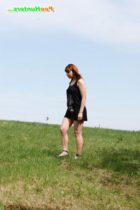 16P Hot teeny pissing down from the slope of the hill