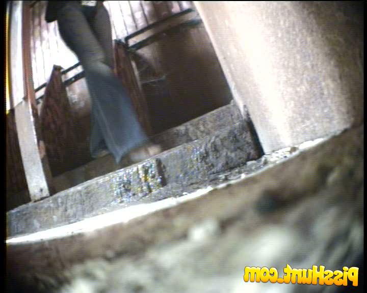 14P Young blonde hottie gets spycammed while pissing