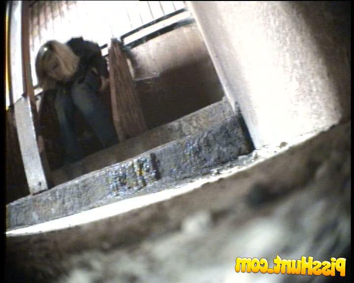 14P Young blonde hottie gets spycammed while pissing