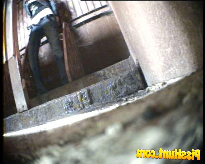 14P Young blonde hottie gets spycammed while pissing