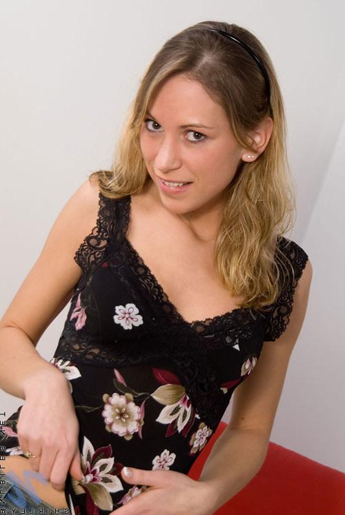 8P Fresh nubile shirley tickles her clit with her vibrator
