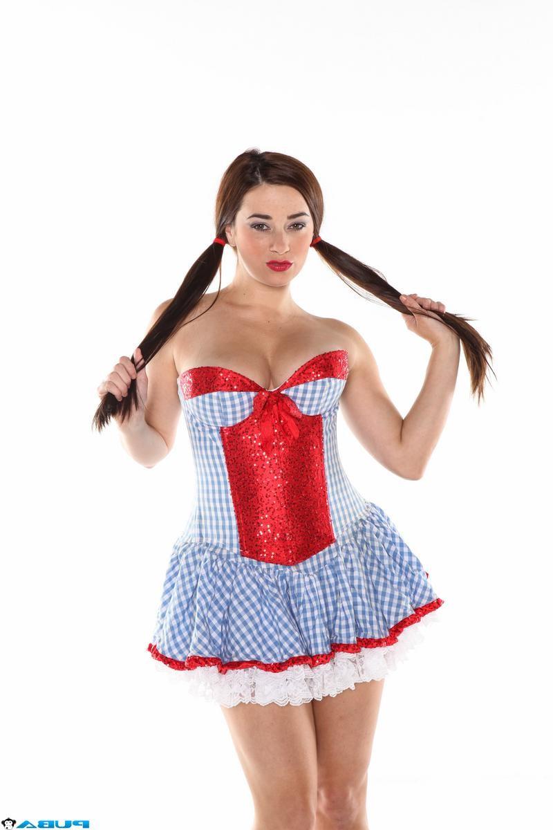 16P Taylor Vixen naughty Snow White gets her big boobs out and spreads her pussy