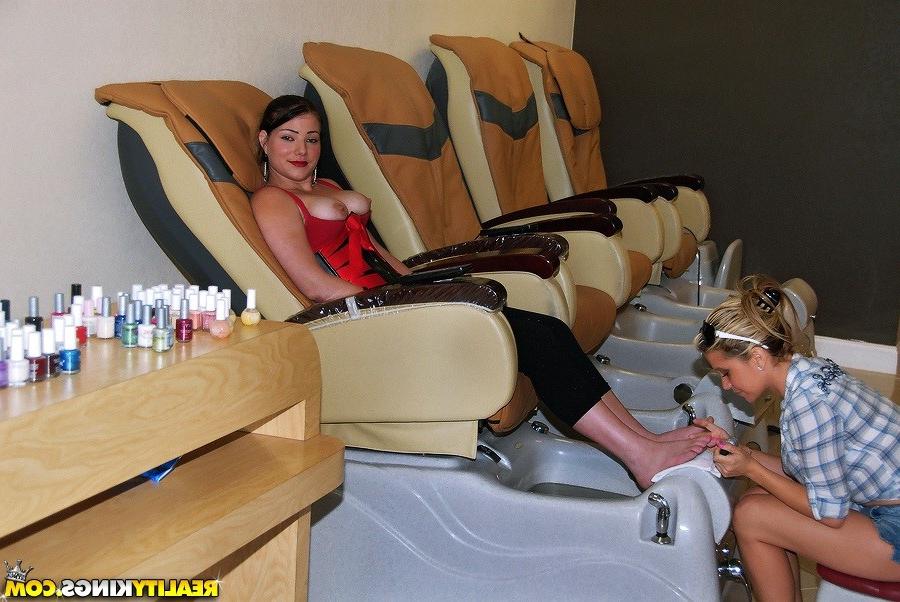 12P 12 pics and 1 movie of Sammie from Money Talks