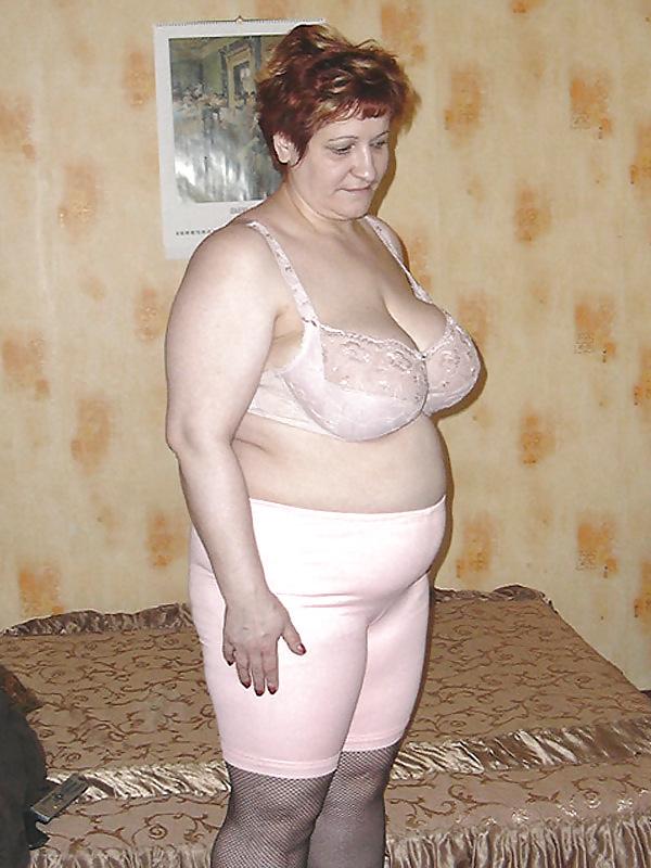 25P Lady shows panties.