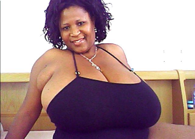 25P BBW Pornostar webcam 11