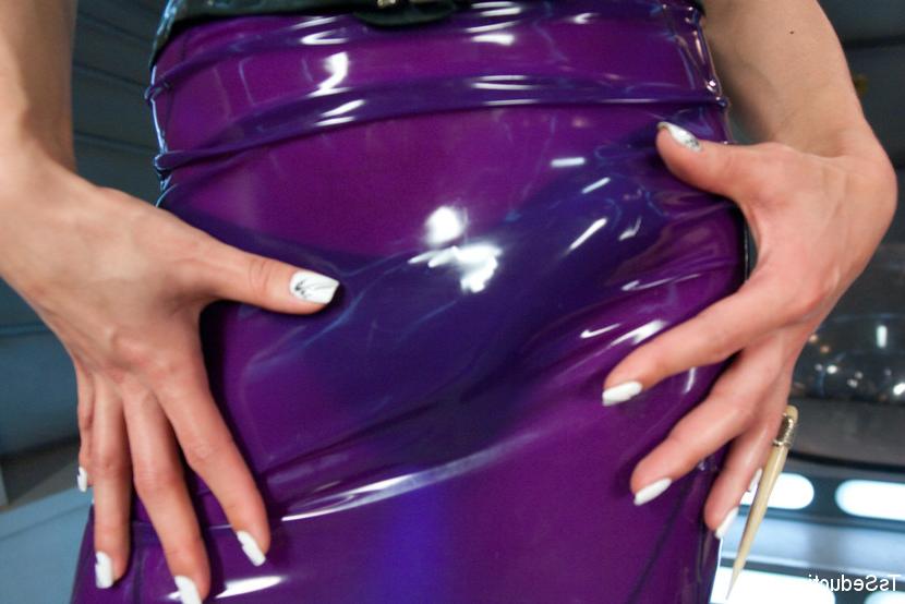 15P Venus Lux sexy transsexual in latex is ass fucking naked male
