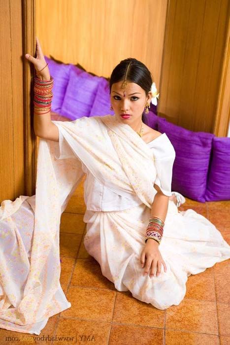 16P Ladyboy Amy seductively teases in an indian sari