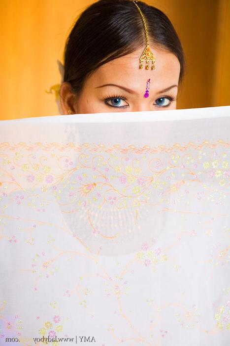 16P Ladyboy Amy seductively teases in an indian sari
