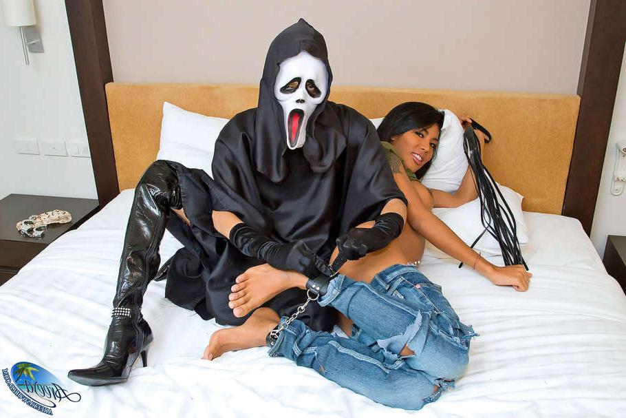 15P Areeya abused in a Scary movie