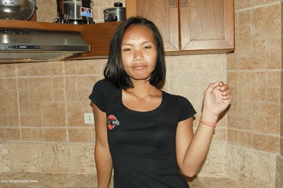 15P naughty thai shemale flashes tasty ladyboy cock