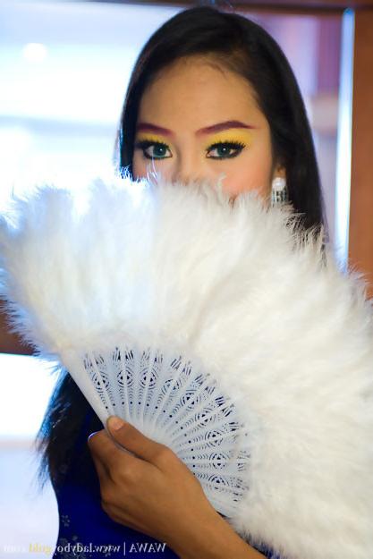 16P Ladyboy Wawa is a very stunning geisha girl