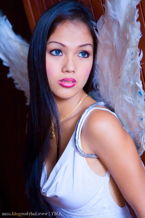16P Angelic Ladyboy Amy strips down to her boots