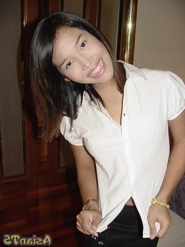 14P Cute &amp;amp; feminine asian ladyboy with big cock