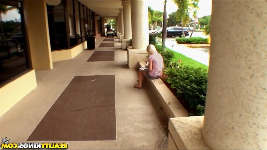 12P 12 pics and 1 movie of Holli from Street Blowjobs