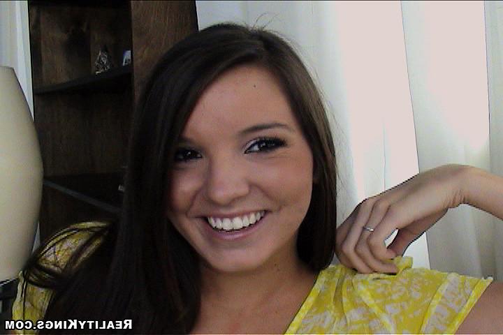 12P 12 pics and 1 movie of Lorna from Street Blowjobs