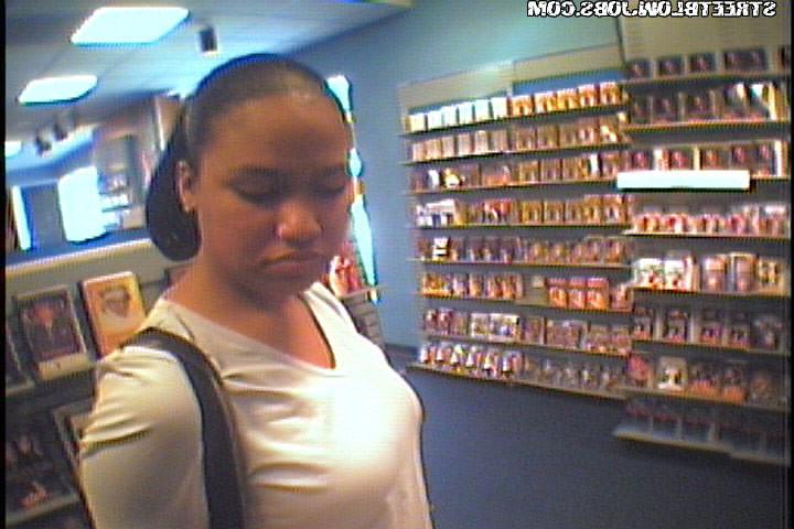 12P 12 pics and 1 movie of Alexis from Street Blowjobs