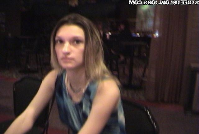 12P 12 pics and 1 movie of Aroana from Street Blowjobs