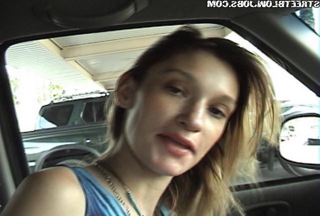 12P 12 pics and 1 movie of Aroana from Street Blowjobs