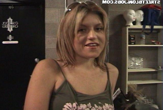 12P 12 pics and 1 movie of Tyla from Street Blowjobs