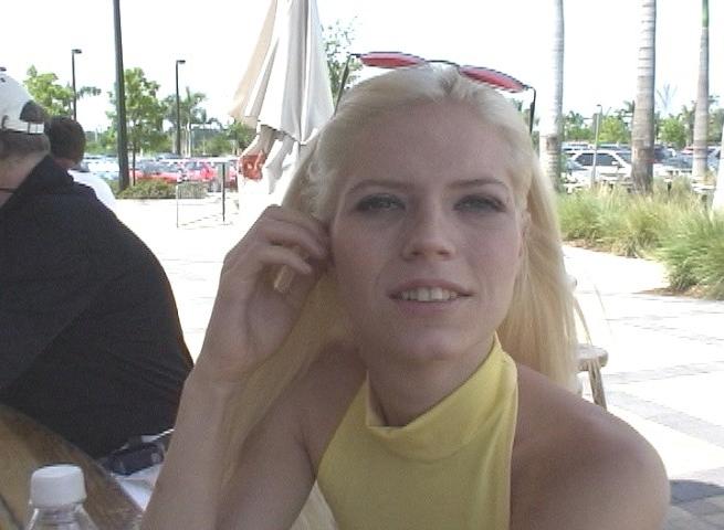 12P 12 pics and 1 movie of Jada from Street Blowjobs