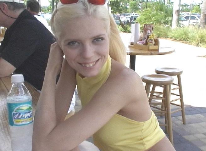 12P 12 pics and 1 movie of Jada from Street Blowjobs