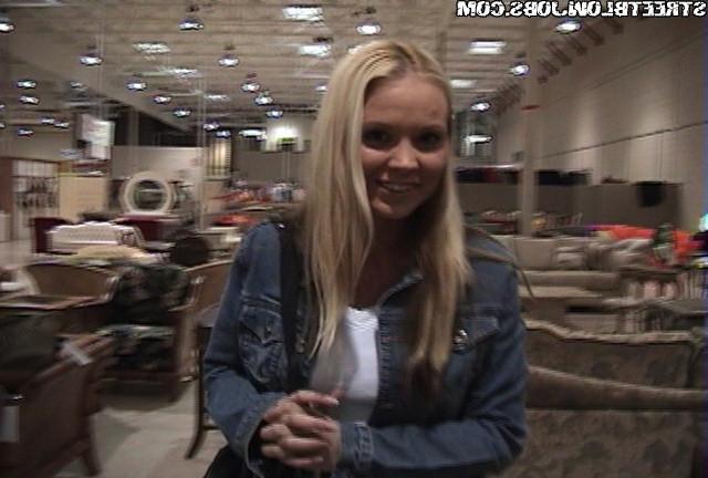 12P 12 pics and 1 movie of Bianca from Street Blowjobs