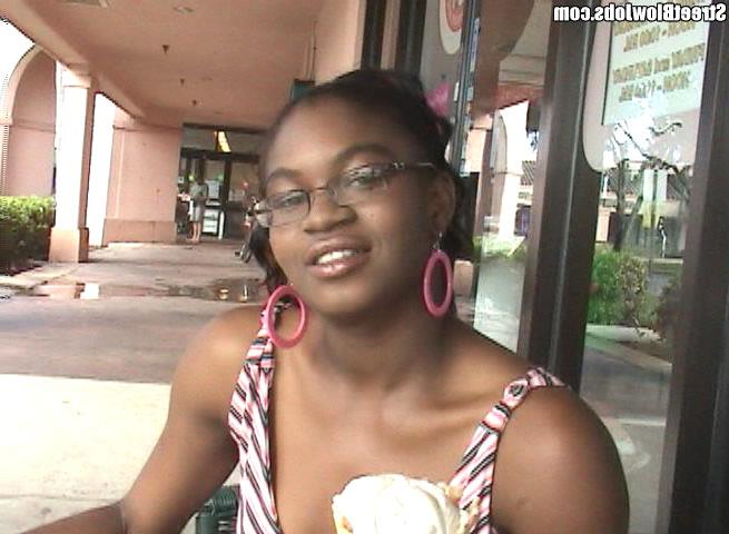 12P 12 pics and 1 movie of Honey from Street Blowjobs