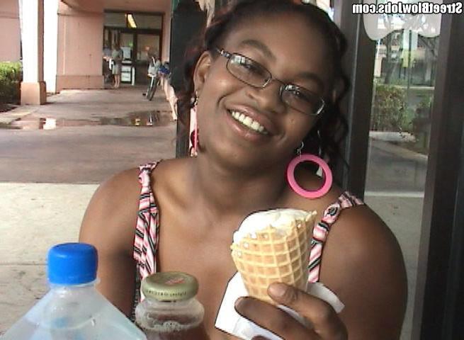 12P 12 pics and 1 movie of Honey from Street Blowjobs